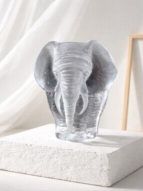 Mats Jonasson Crystal Elephant paperweight/figurine